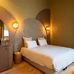 Yndo Hotel