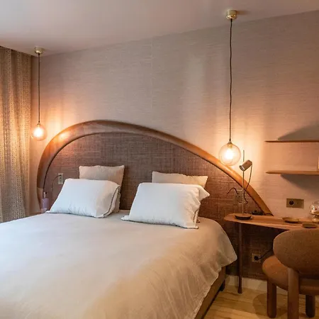Yndo Hotel