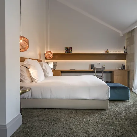 Yndo Hotel