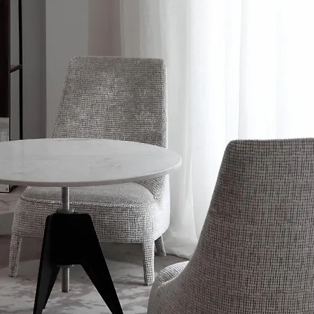 Yndo Hotel