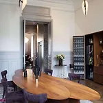 Yndo Hotel